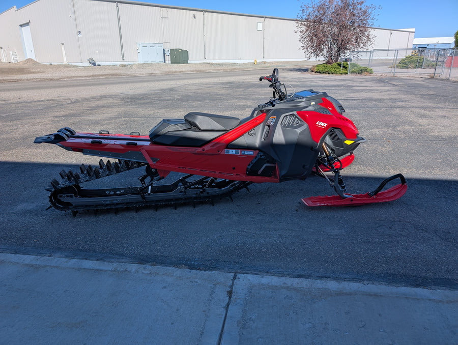 2023 Lynx Shredder RE 3900 850 E-TEC Turbo R PowderMax Light 3.0" SHOT w/ 10.25" Touchscreen